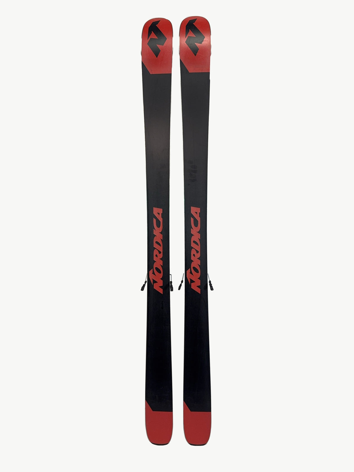 Nordica Enforcer 94 179 cm 2024/25, demopar AH-DEMO-EN94-179-002 – Helbild � belag