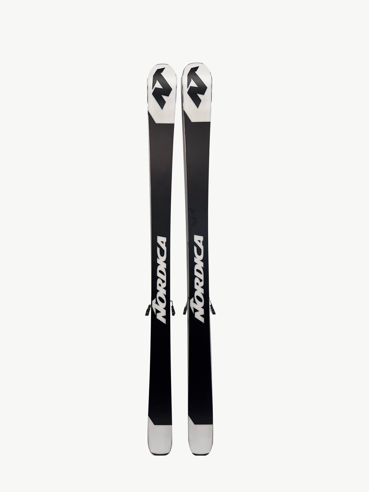 Nordica Santa Ana 82 161 cm 2025/26, demopar AH-DEMO-SA82-161-001 – Belag – hela paret
