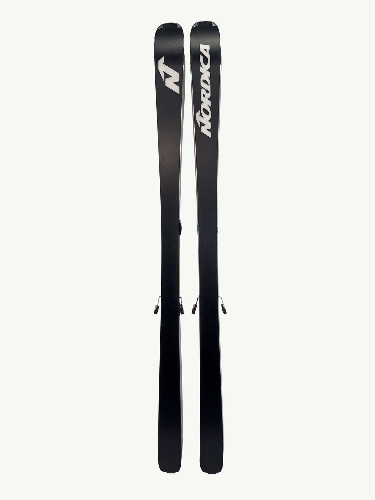 Nordica Dobermann Multipista DC 180 cm 2025/26, demopar AH-DEMO-DMPDC-180-001 – Belag – hela paret