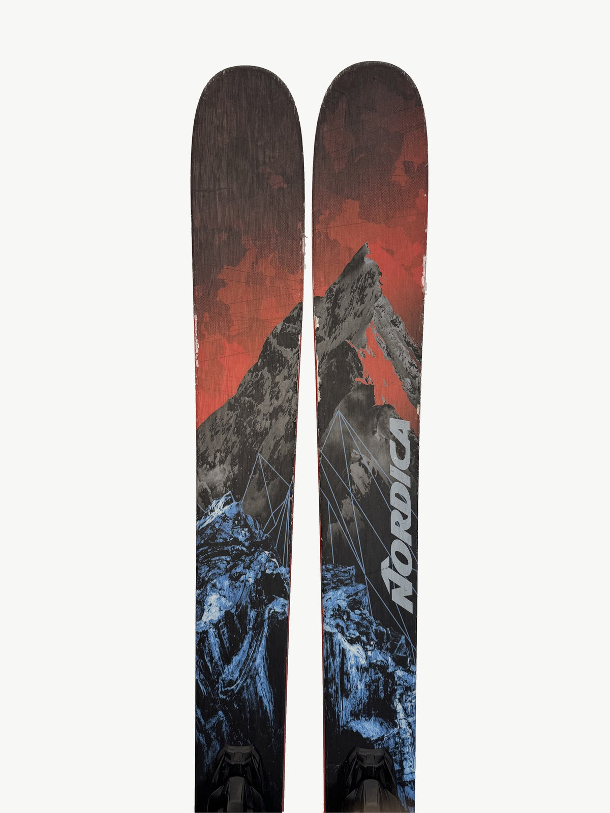 Nordica Enforcer 100 186 cm 2020/21, demopar AH-DEMO-EN100-186-001 – Spetsar och skick