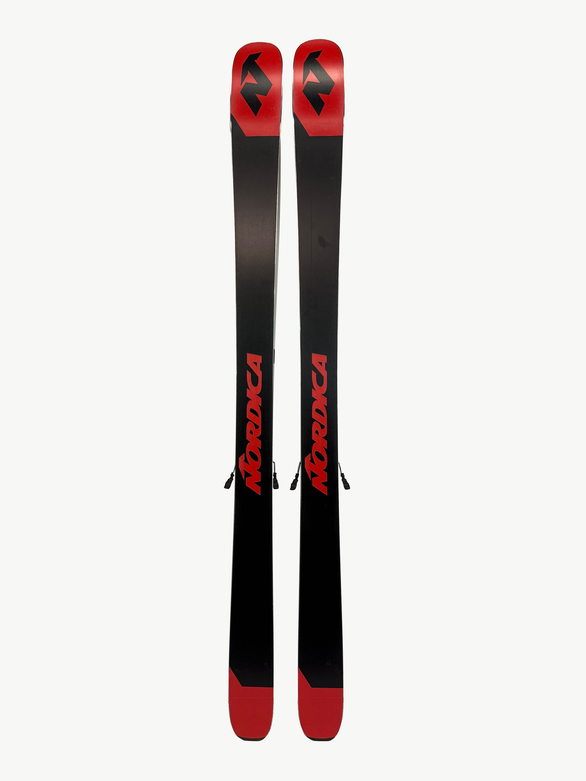 Nordica Enforcer 94 179 cm 2025/26, skidpar AH-DEMO-EN94-179-003 – belag